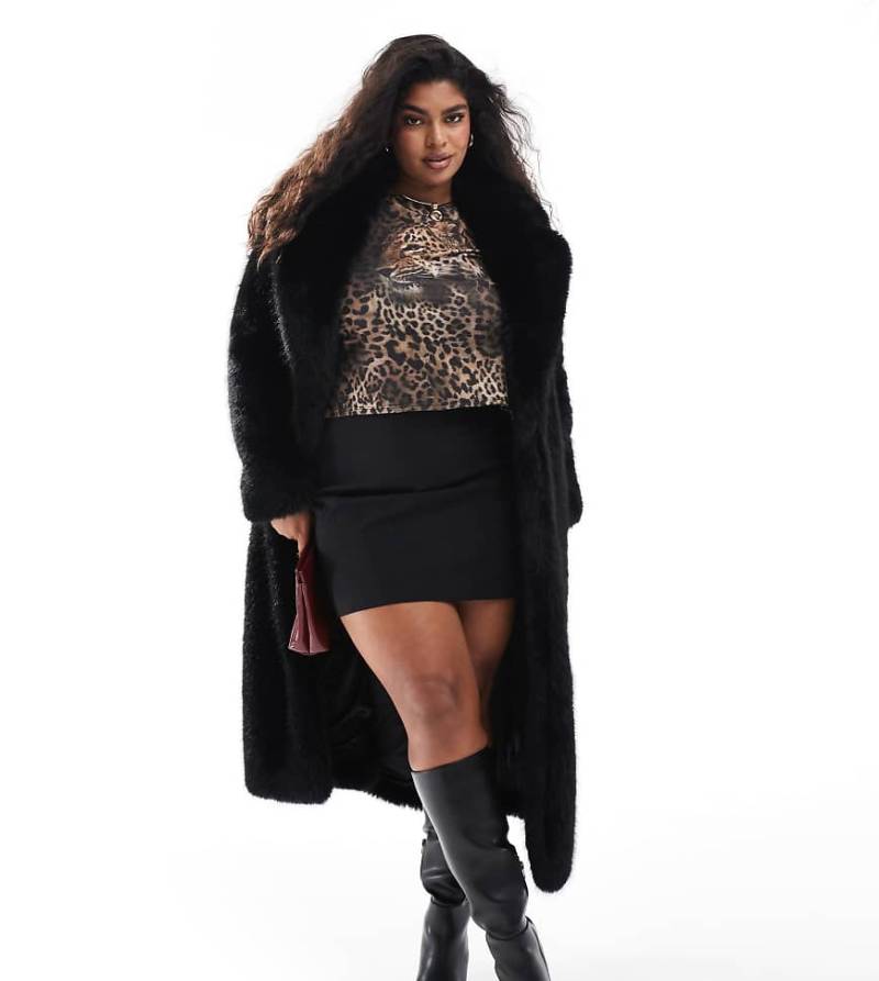Forever New Curve - Maximantel aus Kunstpelz in Schwarz von Forever New Curve