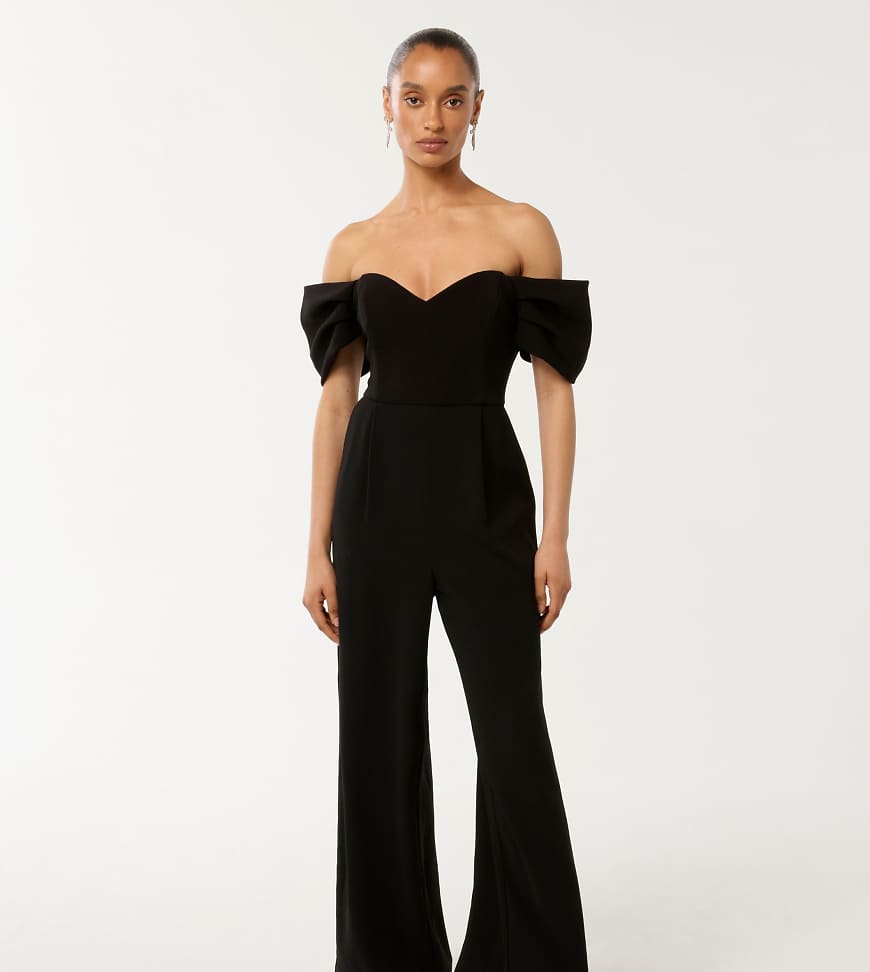 Forever New Petite - Jumpsuit in Schwarz mit weitem Bein und Carmen-Ausschnitt von Forever New Petite