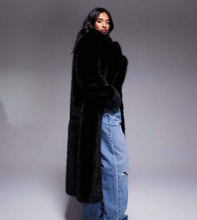 Forever New Petite - Mantel aus Kunstpelz in Schwarz-Brown von Forever New Petite