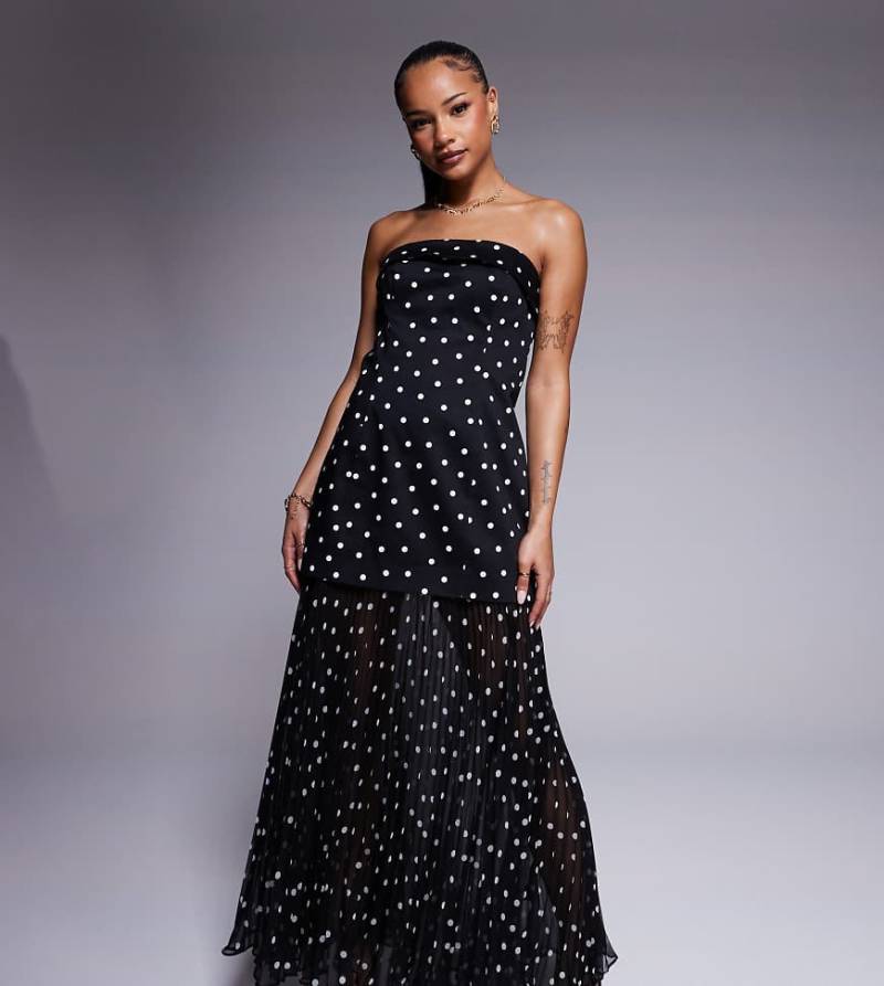 Forever New Petite - Plissiertes, transparentes Midaxikleid in Schwarz mit Punktemuster von Forever New Petite