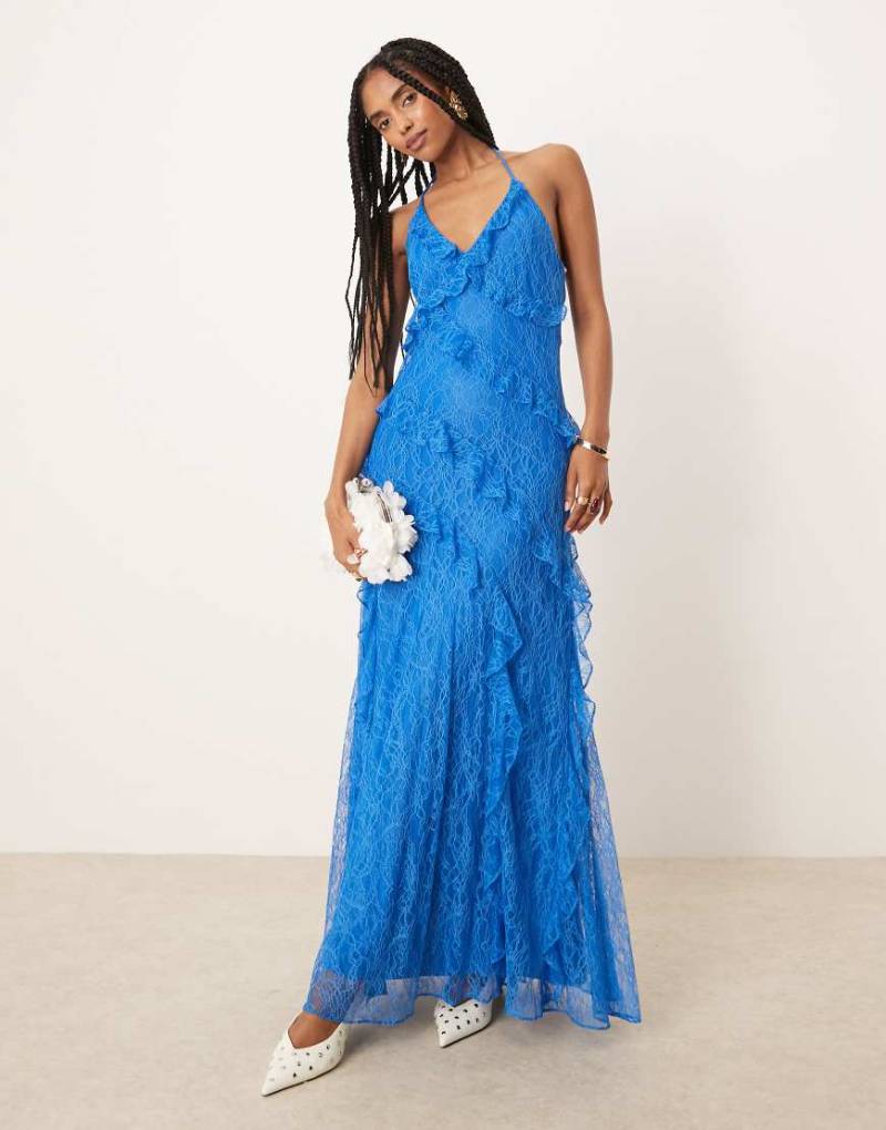 Forever New - Gerafftes Maxikleid aus Spitze in Kobaltblau mit Rüschen von Forever New