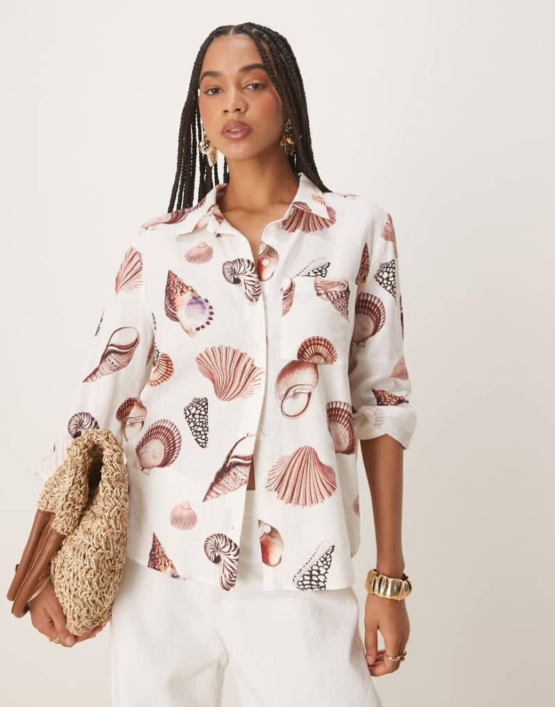 Forever New - Hemd mit Muschelprint in neutralen Farben-Weiß von Forever New