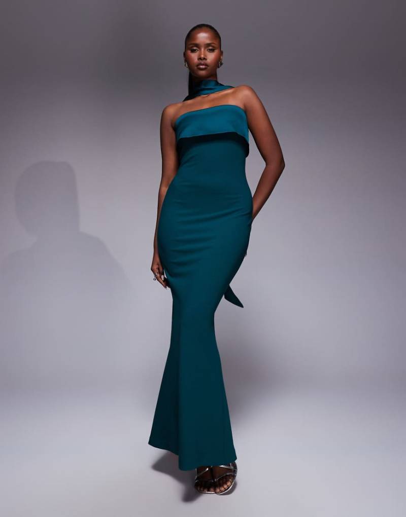 Forever New - Trägerloses Maxi in Smaragdgrün mit Schwalbenschwanz und Schaldetail am Ausschnitt-Rot von Forever New