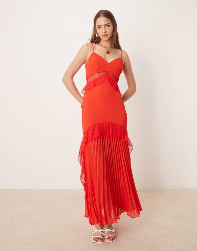 Forever New - Transparentes Maxikleid in Rot mit Spitzenrüschen von Forever New