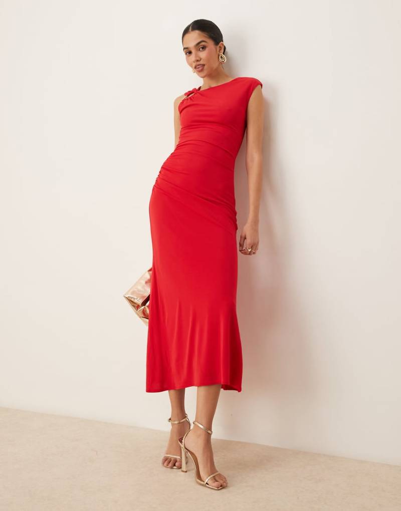 Forever New - Wadenlanges Kleid aus Jersey in Rot mit Cut-out mit Raffung von Forever New