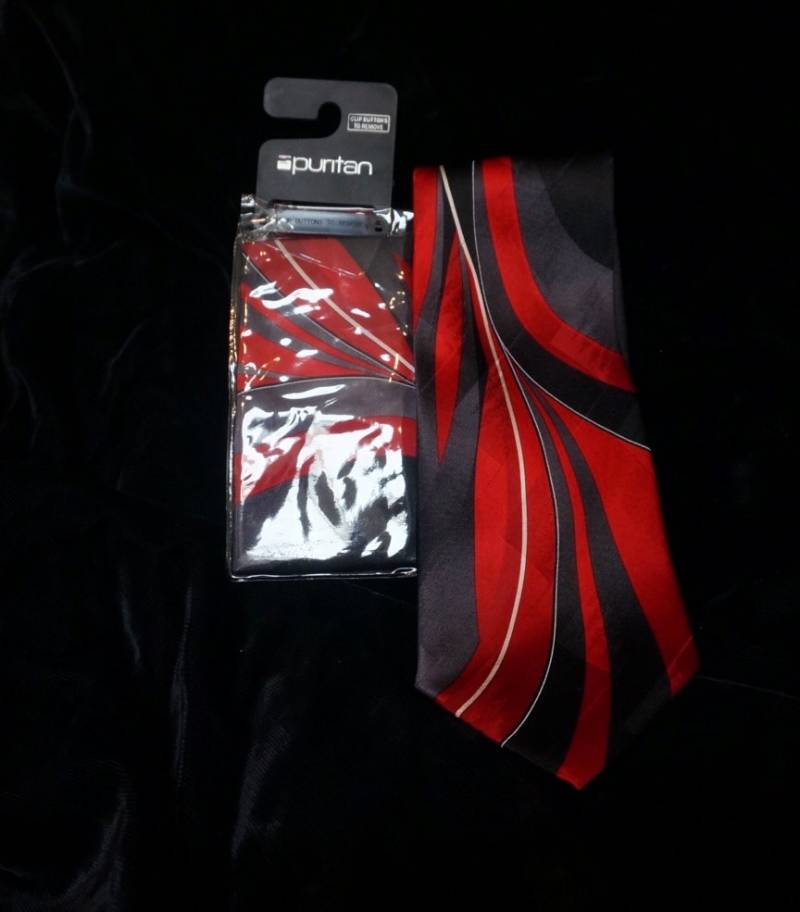 Ultra Moderne Seidenkrawatte Mit Passendem Einstecktuch von ForeverElegant33