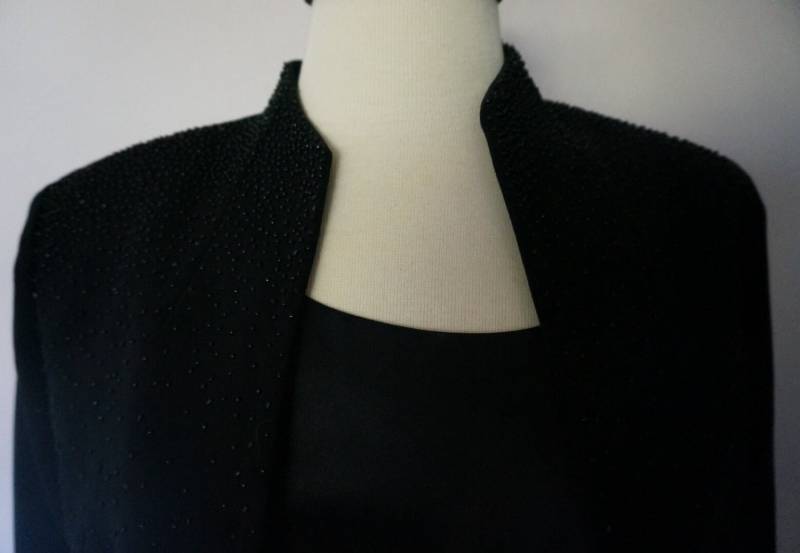 Vintage Drei Anzug Mit Perlen Jacke Positive Einstellung Größe 6 von ForeverElegant33