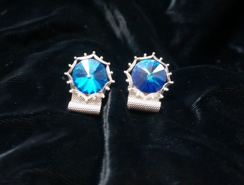 Vintage Wunderschönen Blauen Kristall Prismen Mit Silbernen Mesh Wickeln Manschettenknöpfe von ForeverElegant33
