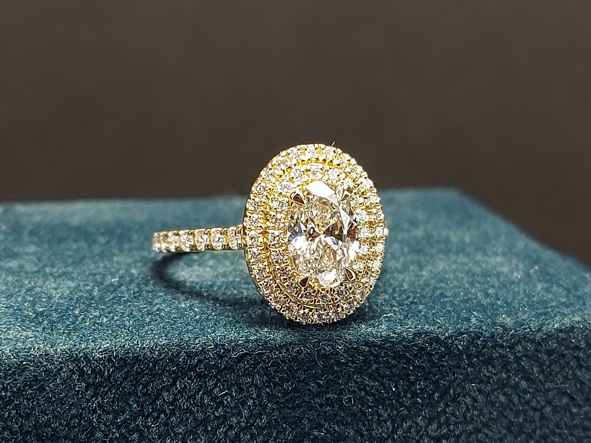 Ovaler Diamant Verlobungsring, Igi Zertifizierter Labdiamant Verlobungsring Double Halo Mit Unikat Vorschlag Ring von ForeverForLove