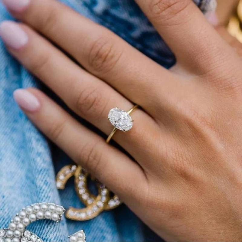 14K Solid Gelb Gold Jubiläum Ring Oval Hidden Halo Ehering Cut Moissanit Verlobungsring Jubiläumsgeschenk Versprechen von ForeverJewelCraft