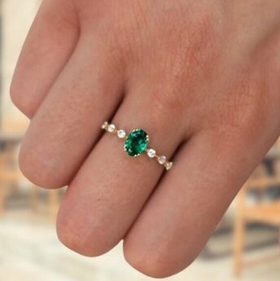 Diamant Im Ovalschliff Ehering Oval Moissanit Verlobungsring 14K Gelbgold Jubiläumsring Solitärring Jubiläumsgeschenk Versprechensring Diamant Im Ovalschliff Ehering Oval Moissanit Verlobungsring 14K Gelbgold Jubiläumsring Solitärring Jubiläumsgeschenk Versprechensring von ForeverJewelCraft