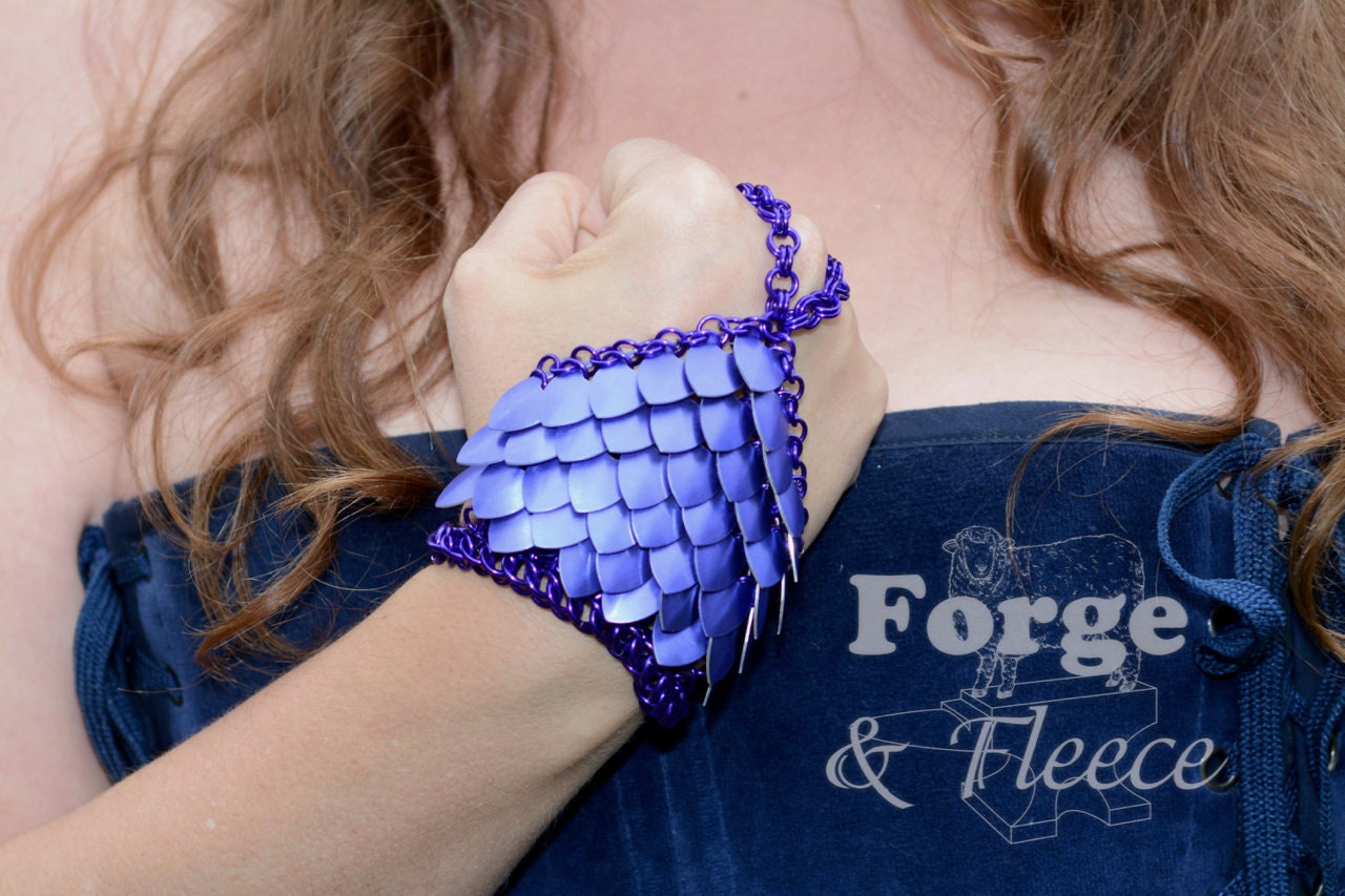 Kleine Handblume, Sklavenarmband, Mico Maile, Scalemaille, Aluminium Kleine Handblume, Sklavenarmband, Mico Maile, Scalemaille, Aluminium von ForgeAndFleece
