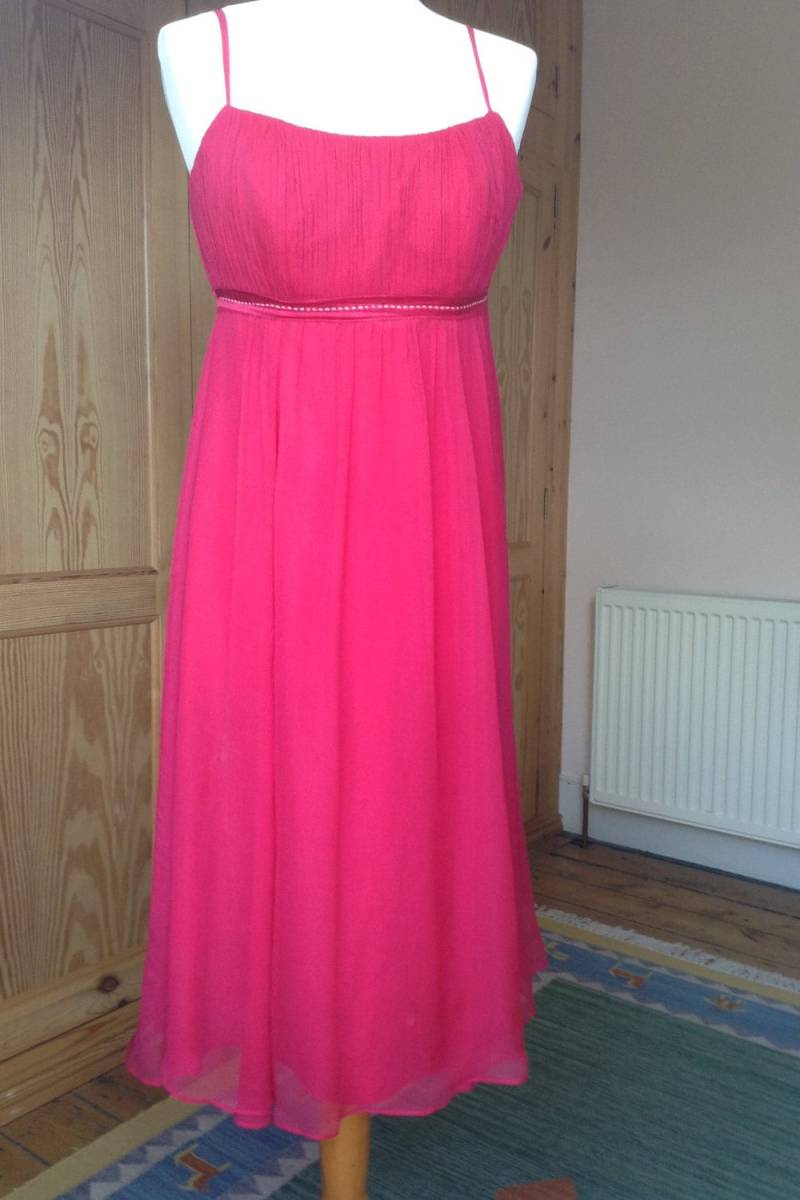 Vintage Monsoon Cerise Seide Partykleid Empire Line Midi Größe 20cm Vintage Monsoon Cerise Seide Partykleid Empire Line Midi Größe 20cm von ForgivenVintage