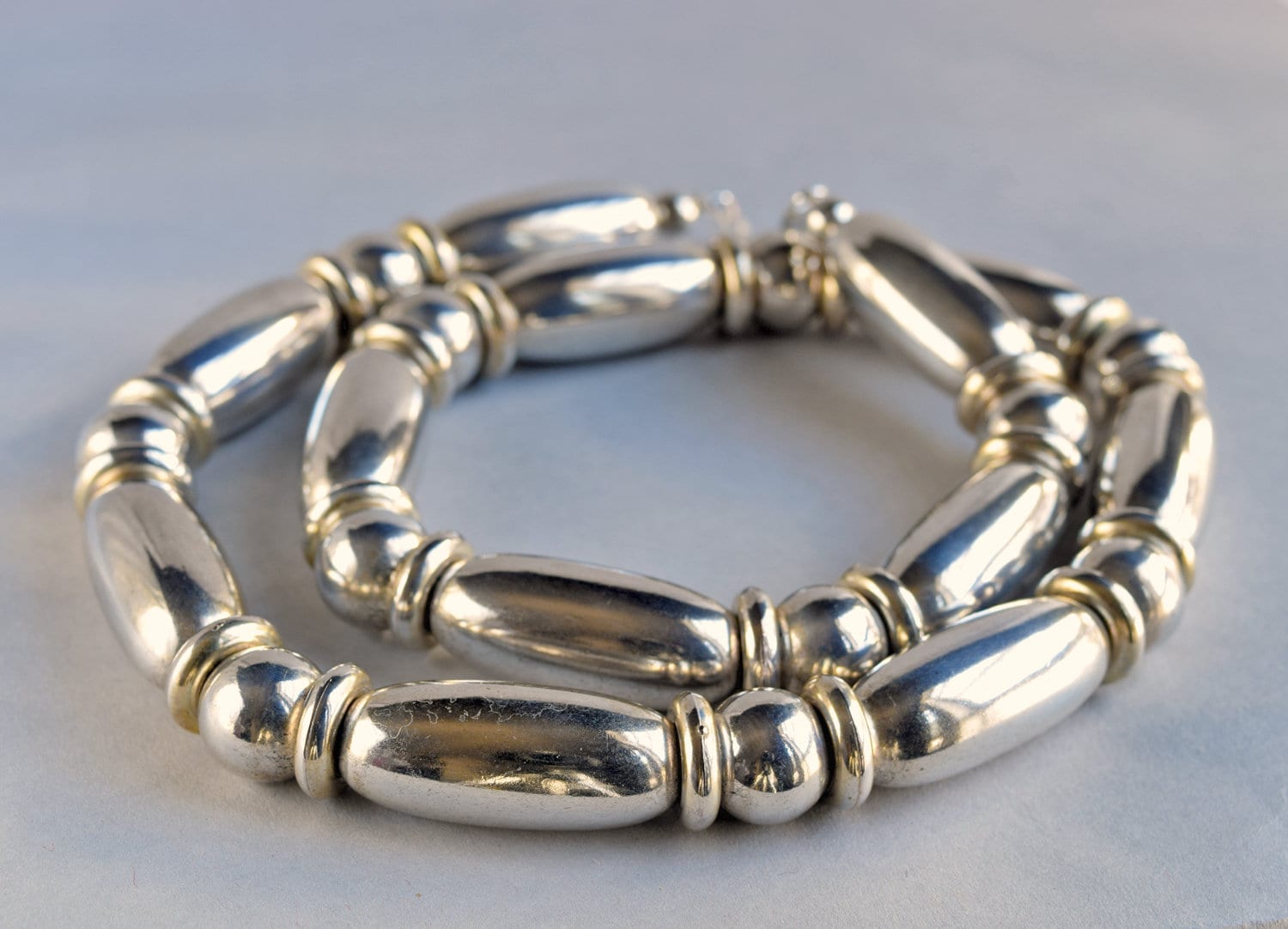 Skulpturale Silber Statement Halskette - Silberfarbene Perlenkette Vintage 1980's Art Lange Boho Skulpturale Silber Statement Halskette - Silberfarbene Perlenkette Vintage 1980's Art Lange Boho von ForgottenFinery