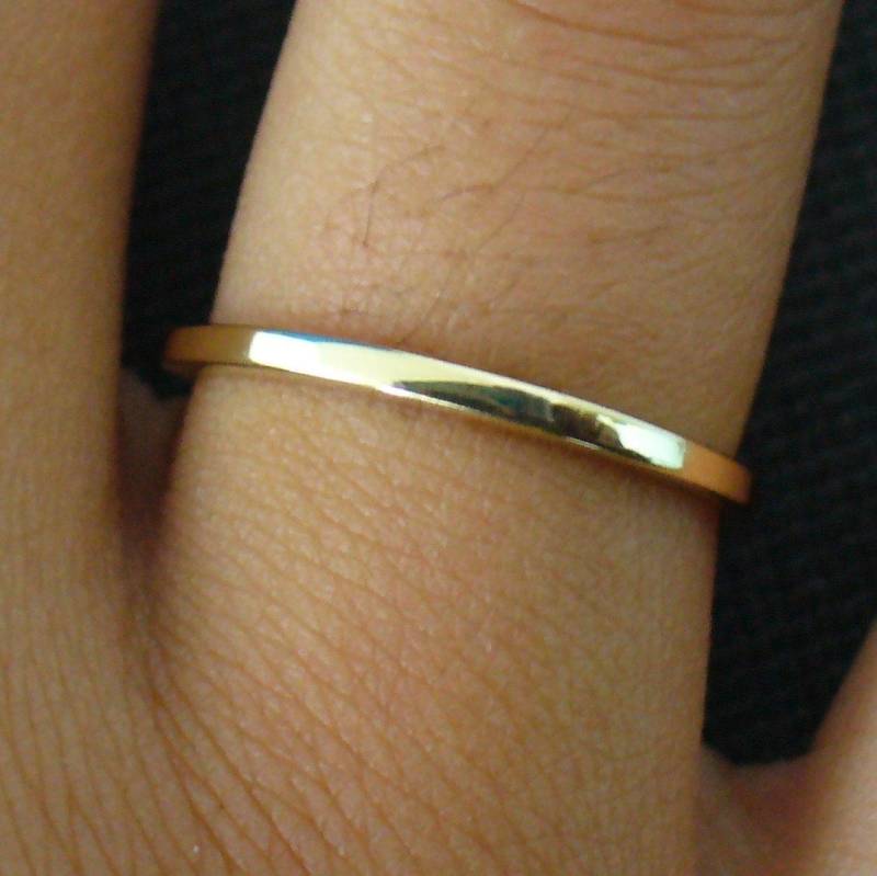 14 K Gold Band Ring Solid Hochzeit 14K Stapelbare Ringe 1, 3 Mm Einfarbig Verlobungsring Größen 10-15 von Forkwhisperer