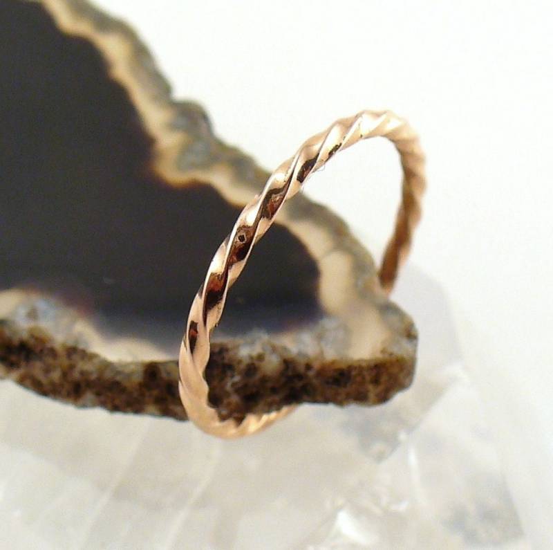 Drehring Gold 14K Roségold Bandring Stapelring Massivgold Ring Stapelbarer Goldring Daumenring Größe 10-13 von Forkwhisperer