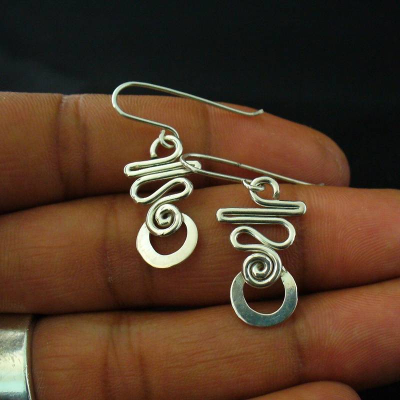 Handgefertigte Sterling Silber Twisted Wire Ohrringe von Forkwhisperer