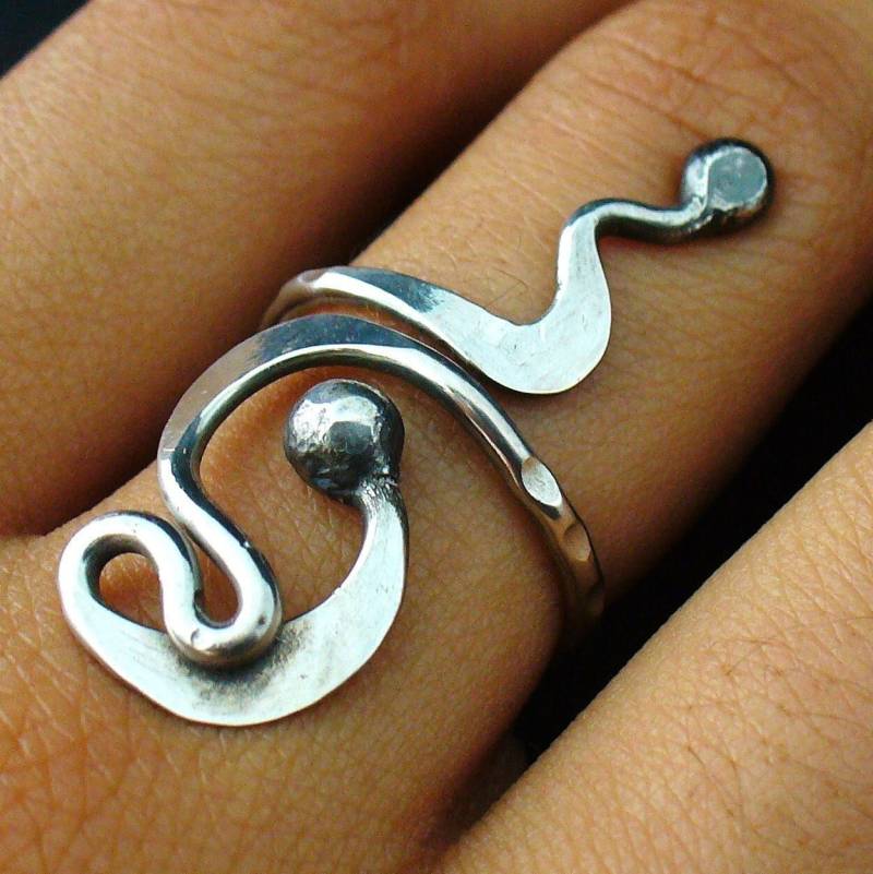 Oxidierter Ring Sterling Silber Einstellbar Rustikaler Twisted Wire Größe 5 Bis 11 von Forkwhisperer