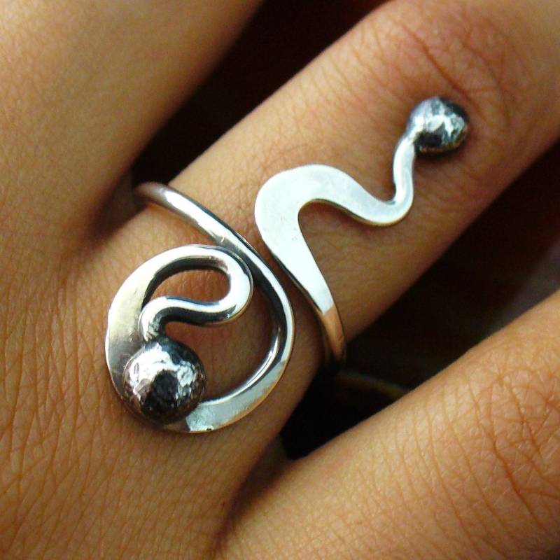 Oxidierter Ring Sterling Silber Einstellbar Rustikaler Twisted Wire Größe 5 Bis 11 von Forkwhisperer