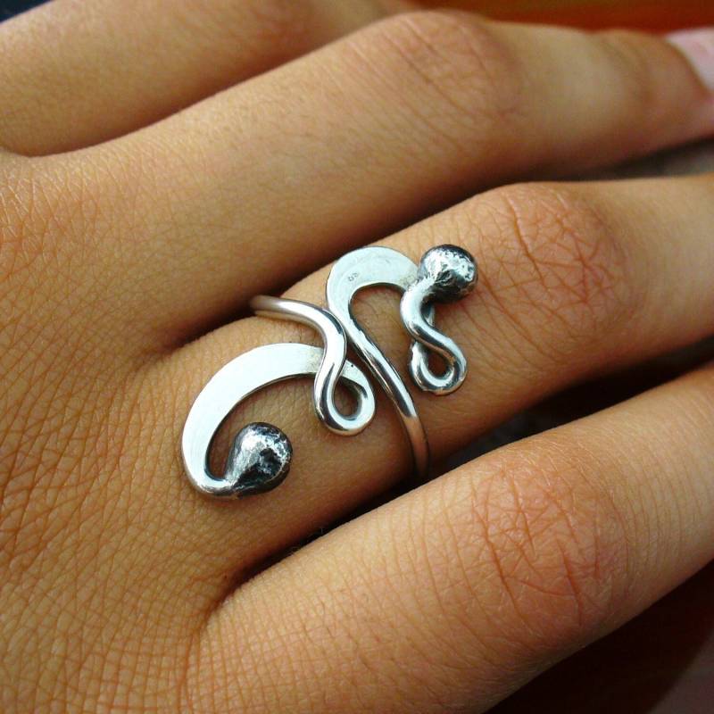 Oxidierter Ring Sterling Silber Einstellbar Rustikaler Twisted Wire Größe 5 Bis 11 von Forkwhisperer