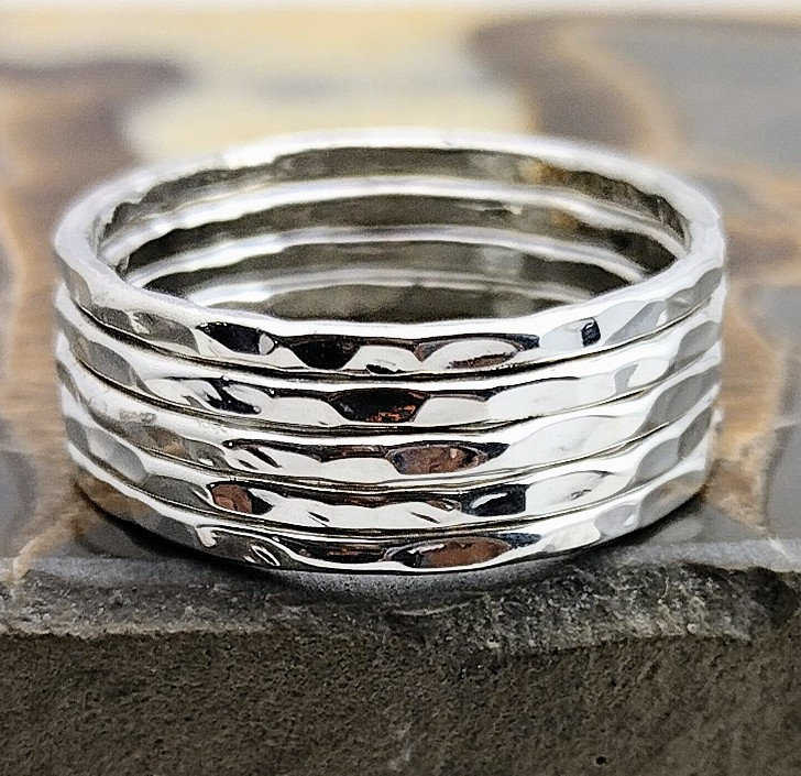 Silber Stack Ring Set - 5 Band Sterling Einfache Ringe Gehämmerter Bands Daumen von Forkwhisperer
