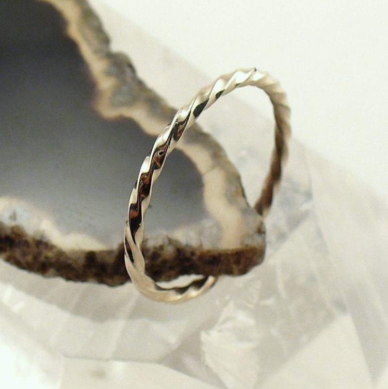 Verdrehter Weißgold Ring 585Er von Forkwhisperer