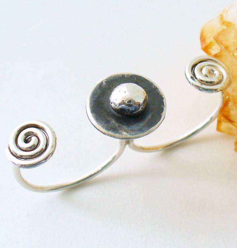 Zwei Finger Ring Oxidiertes Sterling Silber von Forkwhisperer