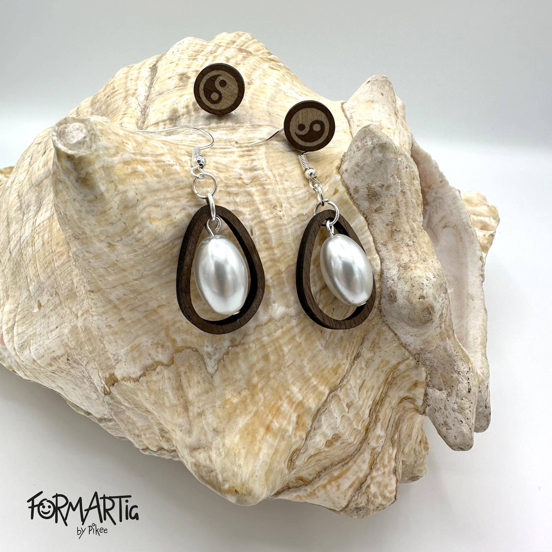 Evelin Ohrringset // Edles Aus Hängeohrring Und Ohrstecker Holz Mit Großer Perle Edelstahl Evelin Ohrringset // Edles Aus Hängeohrring Und Ohrstecker Holz Mit Großer Perle Edelstahl von Formartig