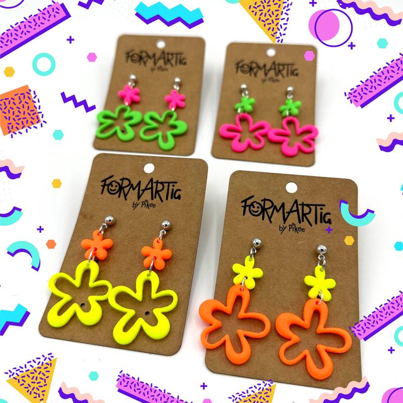 Party Neons 001 // Bunte Hängeohrringe Aus Polymer Clay Blumenformen Leuchten Im Neonlicht Edelstahl Ohrstecker Party Neons 001 // Bunte Hängeohrringe Aus Polymer Clay Blumenformen Leuchten Im Neonlicht Edelstahl Ohrstecker von Formartig