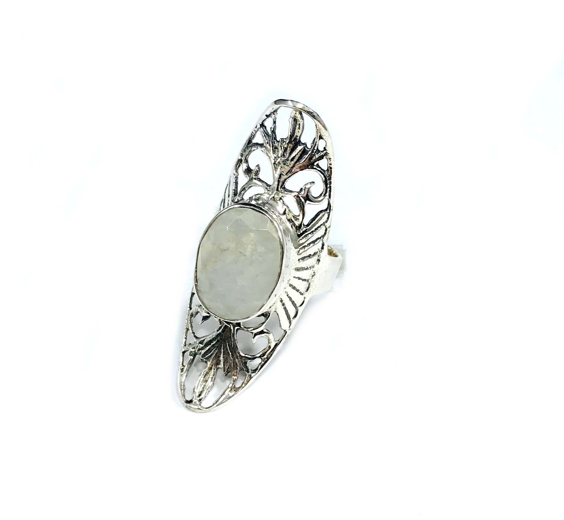 Huge Statement Moonstoon Filigree Sterling Silber Artisan Magical Magickal Oval Cutout Ring Boho Chic Größe 6 Huge Statement Moonstoon Filigree Sterling Silber Artisan Magical Magickal Oval Cutout Ring Boho Chic Größe 6 von FormedPlusFound