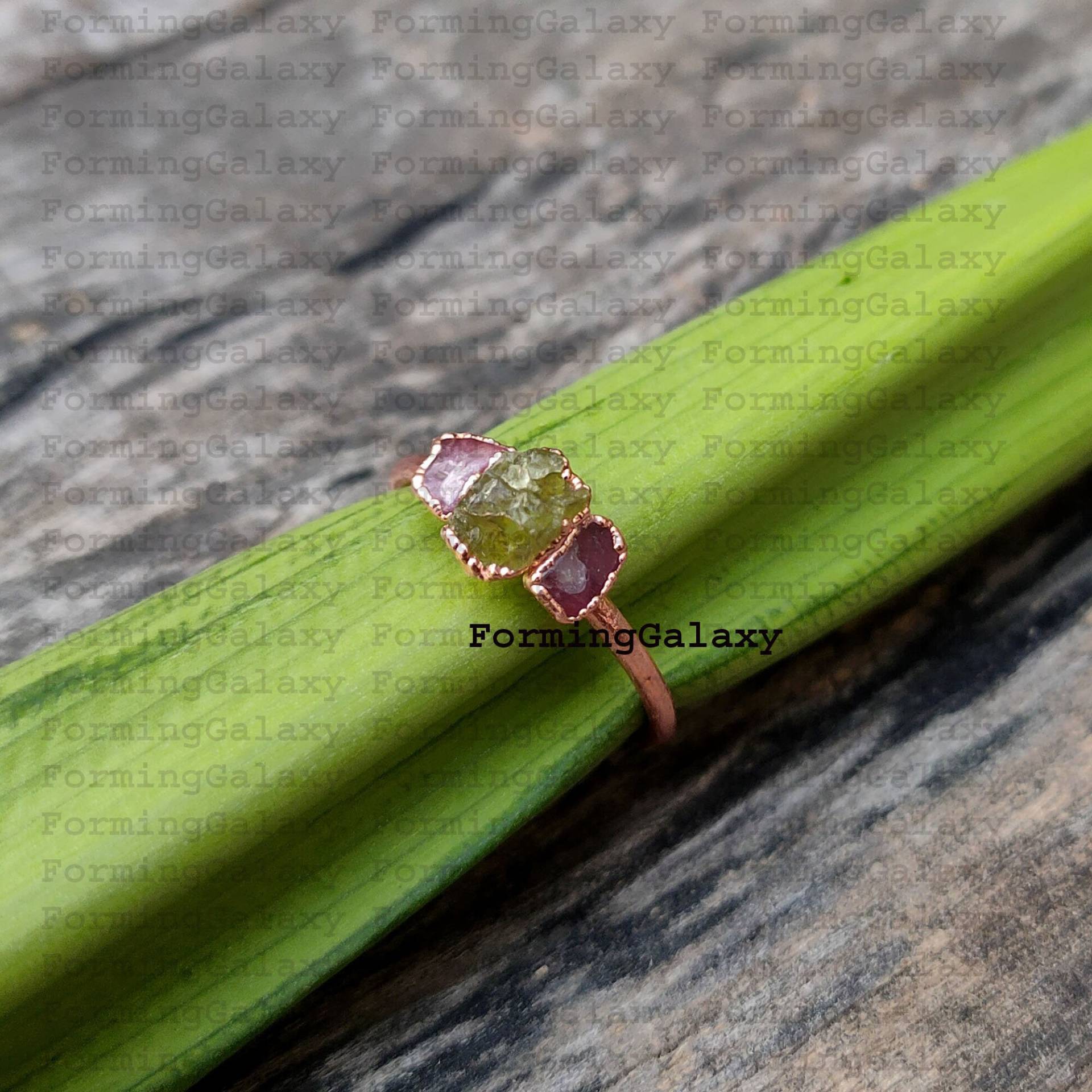 Turmalin Ring, Electroformed Peridot Kupfer Edelstein Rohstein Galvanisierter Schmuck, Statement Geschenk Für Sie Turmalin Ring, Electroformed Peridot Kupfer Edelstein Rohstein Galvanisierter Schmuck, Statement Geschenk Für Sie von FormingGalaxy