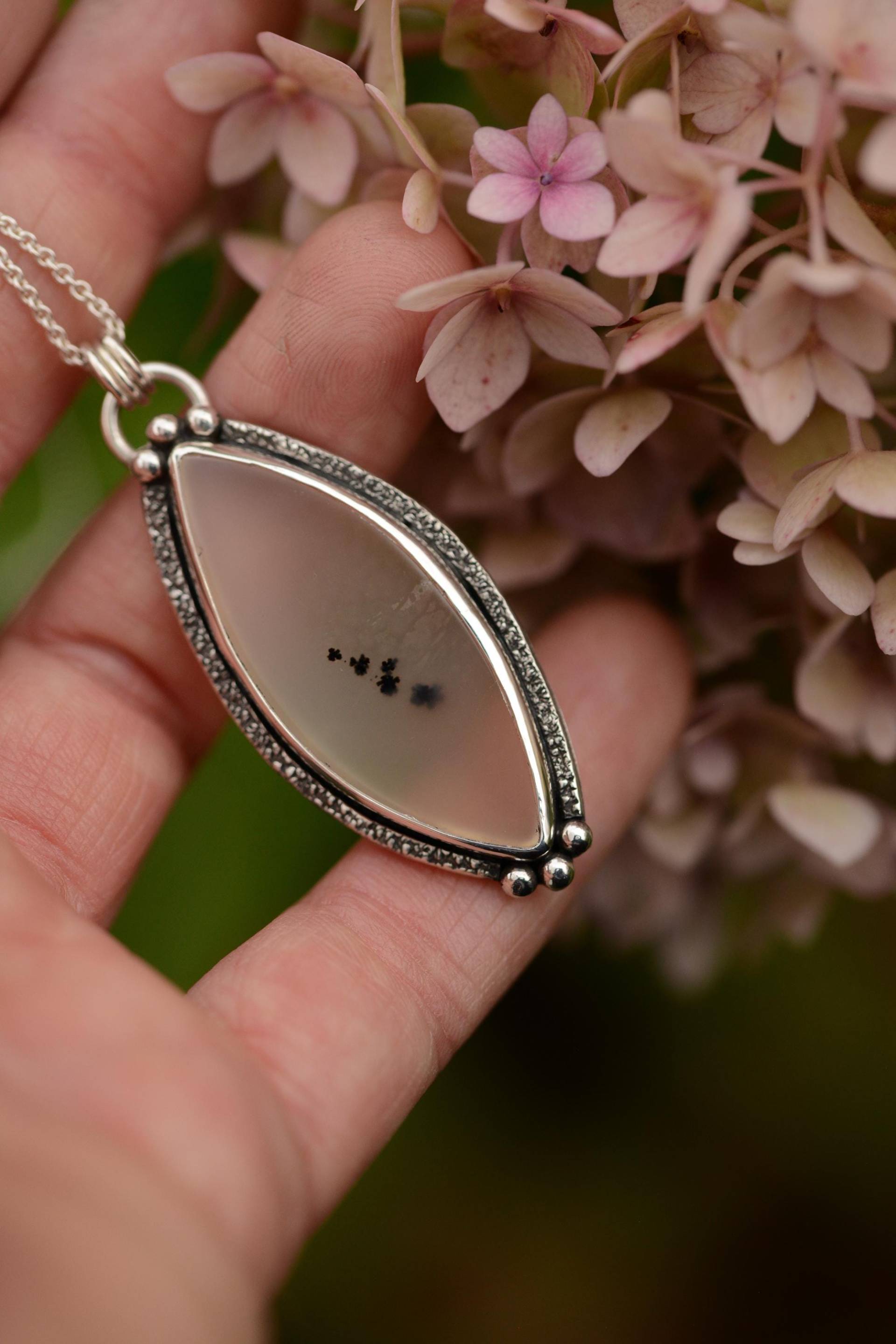 Agate Slab Necklace Handmade With Sterling Silver, Unusual Pendant Oxidized Natural Gemstone Jewelry Made By Silversmith von Formvollendung