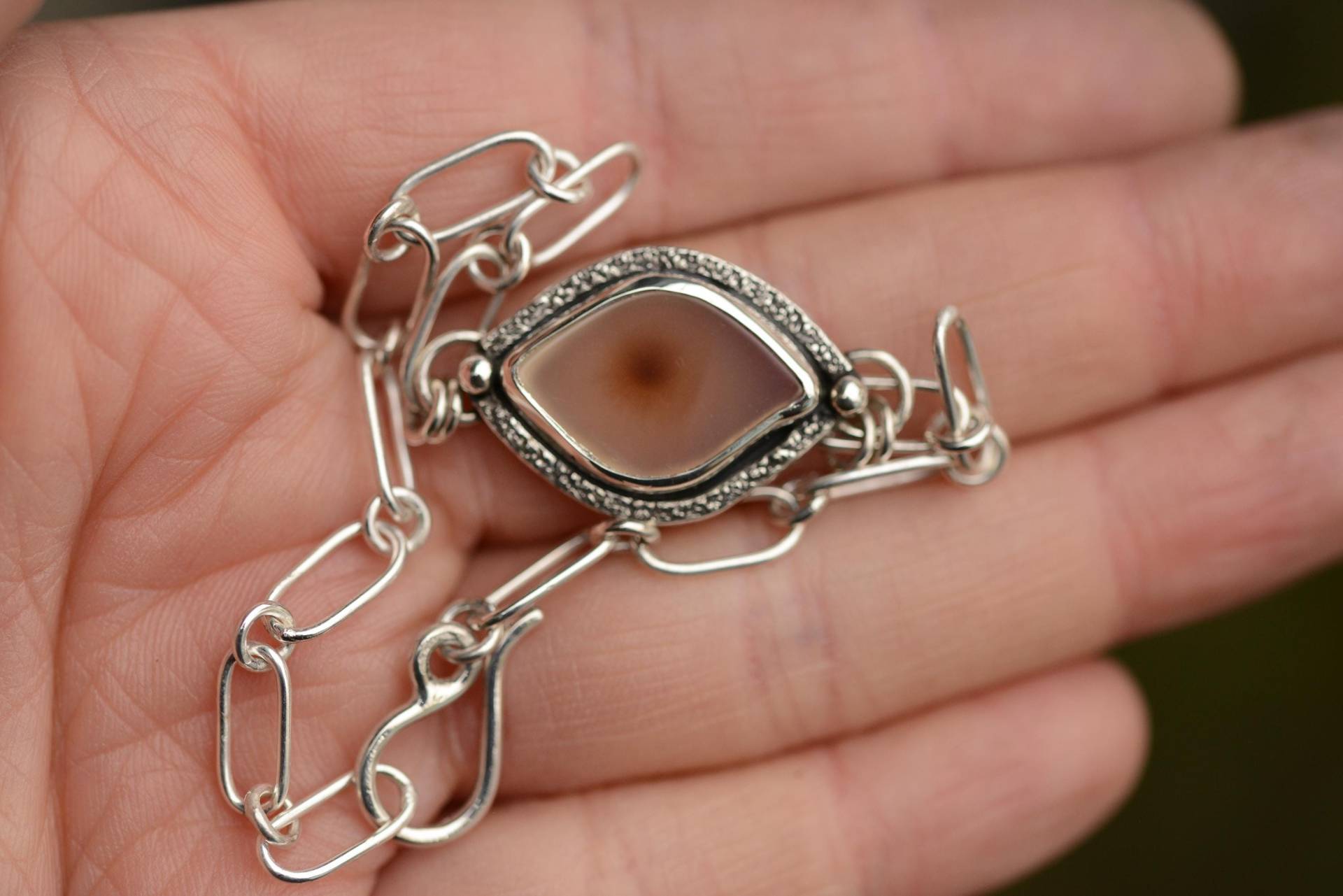 Chunky Silver Chain Bracelet With A Natural Montana Agate Gemstone, Solid Oxidized Made By Silversmith, Ooak von Formvollendung