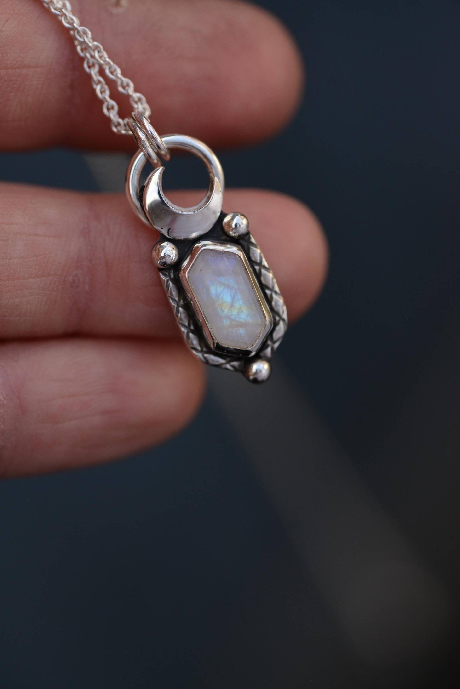 Crescent Moon Pendant Handmade With Oxidized Sterling Silver. Everyday Celestial Jewelry Natural Gemstone Made By Formvollendung Crescent Moon Pendant Handmade With Oxidized Sterling Silver. Everyday Celestial Jewelry Natural Gemstone Made By Formvollendung von Formvollendung