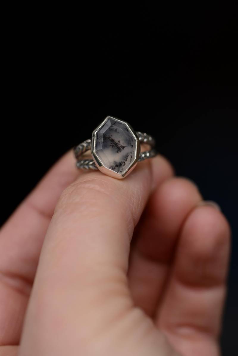 Dendritic Agate Ring in Size 9 Us, Handmade Silversmith With Black & White Gemstone, Handcrafted By Formvollendung von Formvollendung