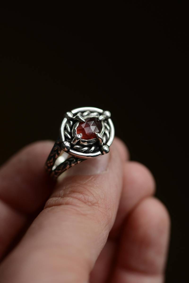 Garnet Ring Size 9 Handcrafted With Sterling Silver 925, Lot Of Solid Detais, Gothic Ring, Handmade Metalsmith von Formvollendung