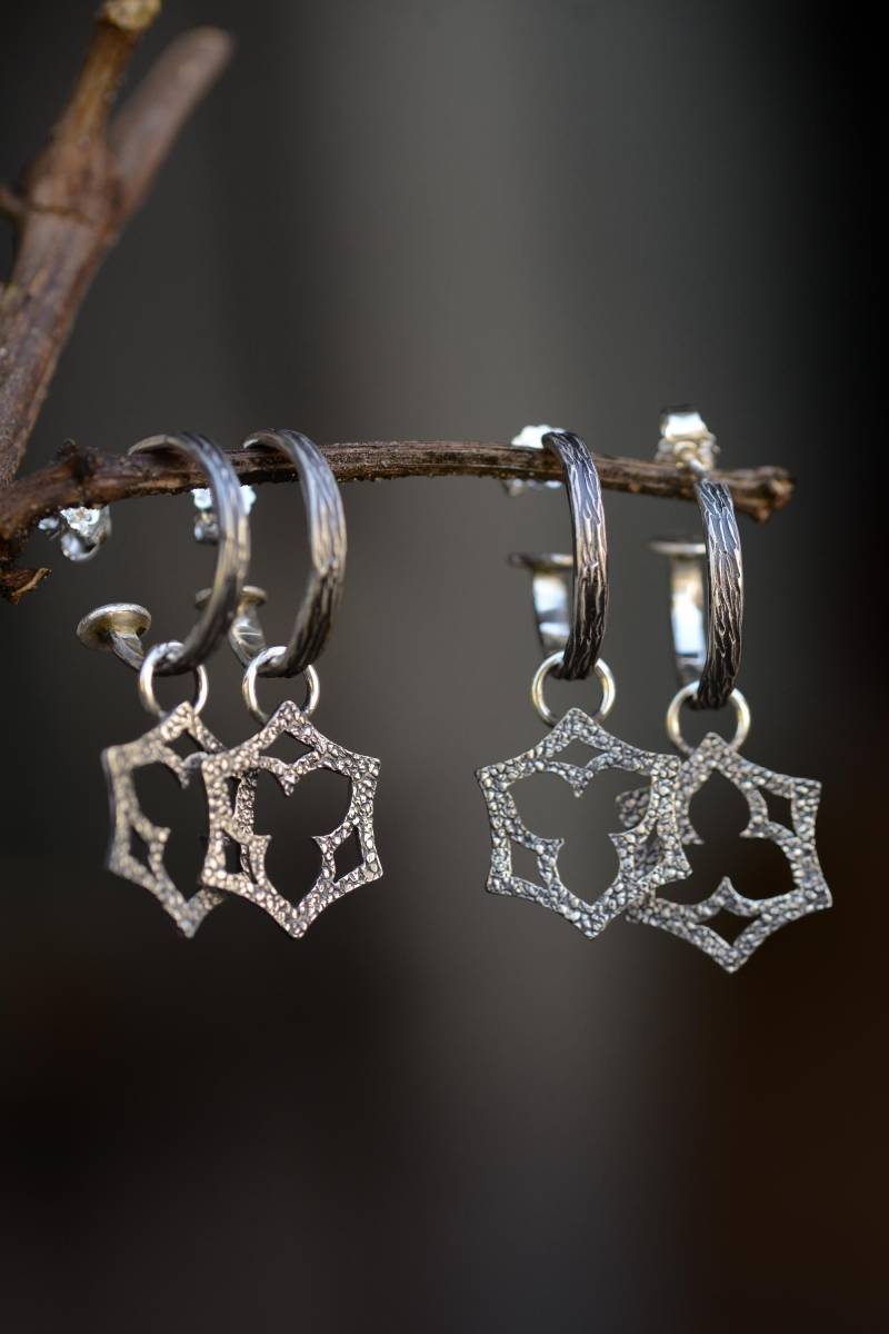 Gothic Stud Earrings Handmade With Sterling Silver. Cathedral Window Handcrafted Oxisized Made By Formvollendung von Formvollendung