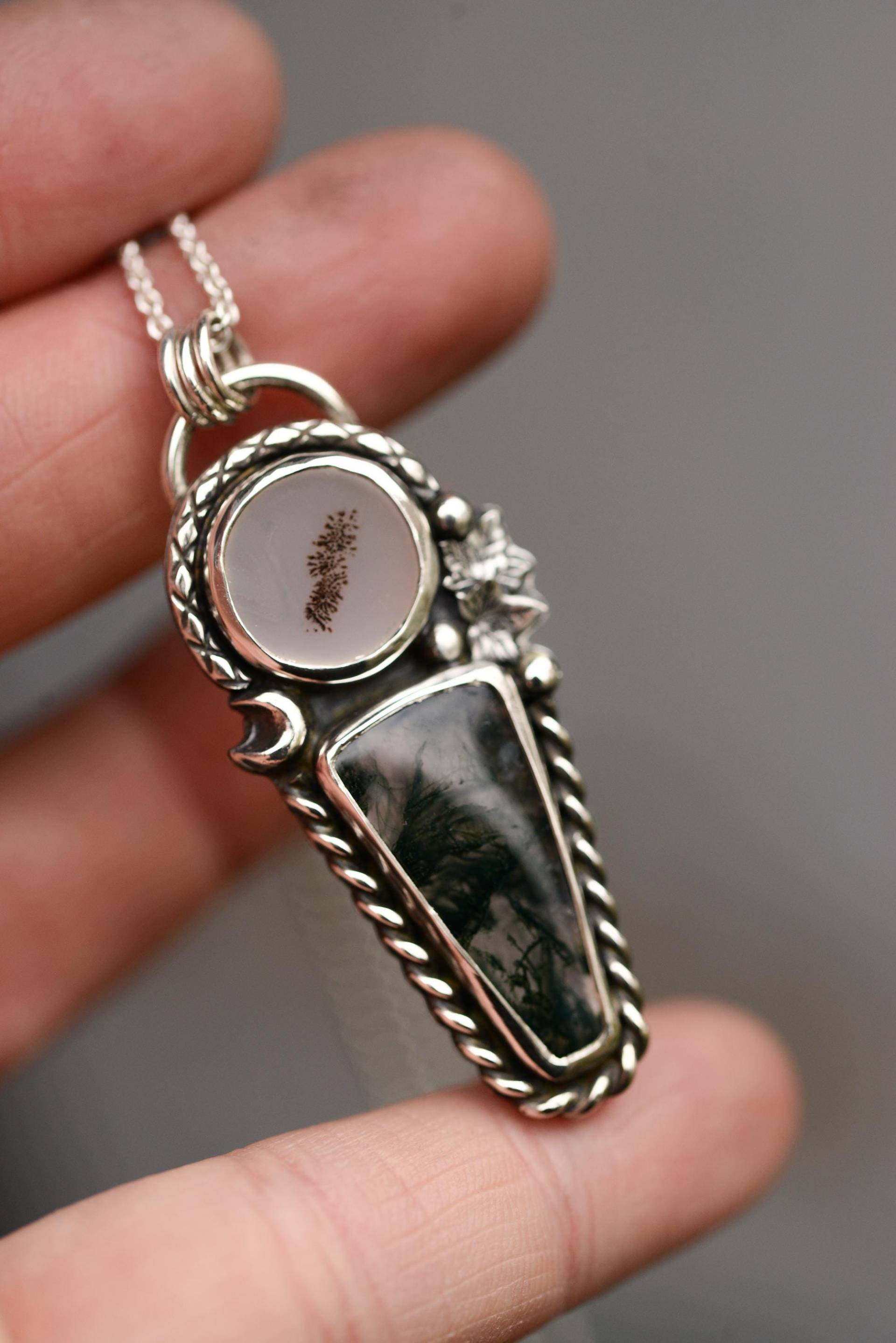 Moss Agate Necklace With A Montana Gemstone & Little Ivy Leaves, Handmade Silversmith Pendant Oxidized Silver, By Formvollendung von Formvollendung