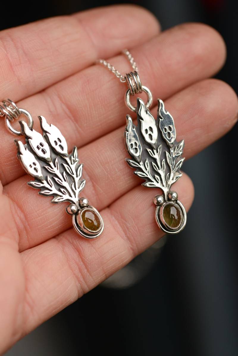Mystic Jewelry With Ghost Flowers & A Green Tourmaline.fantasy Inspired Necklace Solid Silver Handmade By Silversmith Formvollendung von Formvollendung