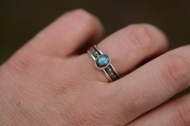 Natural Labradorite Ring in Different Sizes . Handmade Silversmith With Medieval Ornaments. Oxidized Silver By Formvollendung von Formvollendung