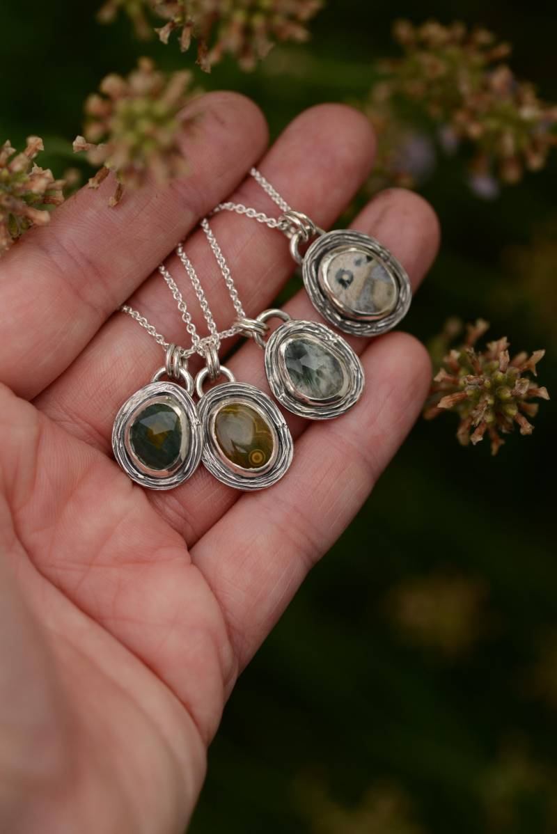 Nature Inspired Jewelry With Ocean Jasper Gemstone. Dainty Pendant Made Oxidized Silver By Formvollendung, Craftsmanship von Formvollendung