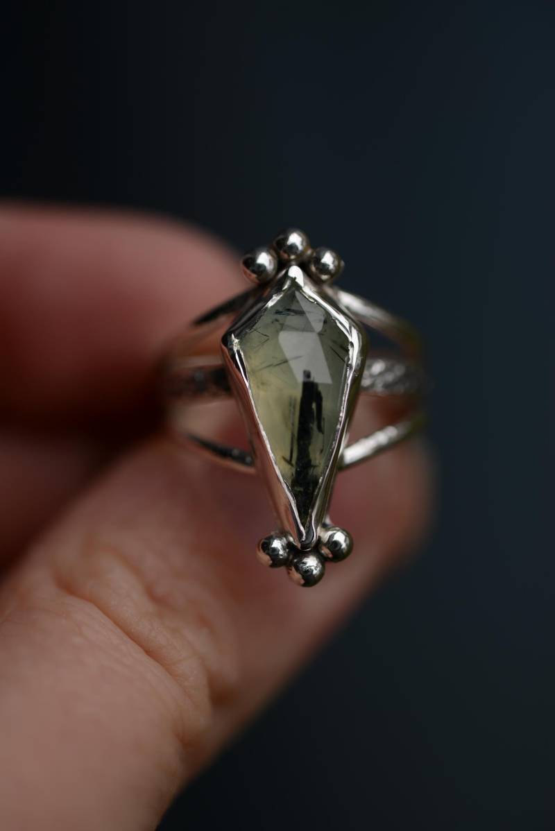 Nature Inspired Ring With Natural Prehnite Gemstone. Handmade Statement Sterling Silver , Witchy By Formvollendung von Formvollendung