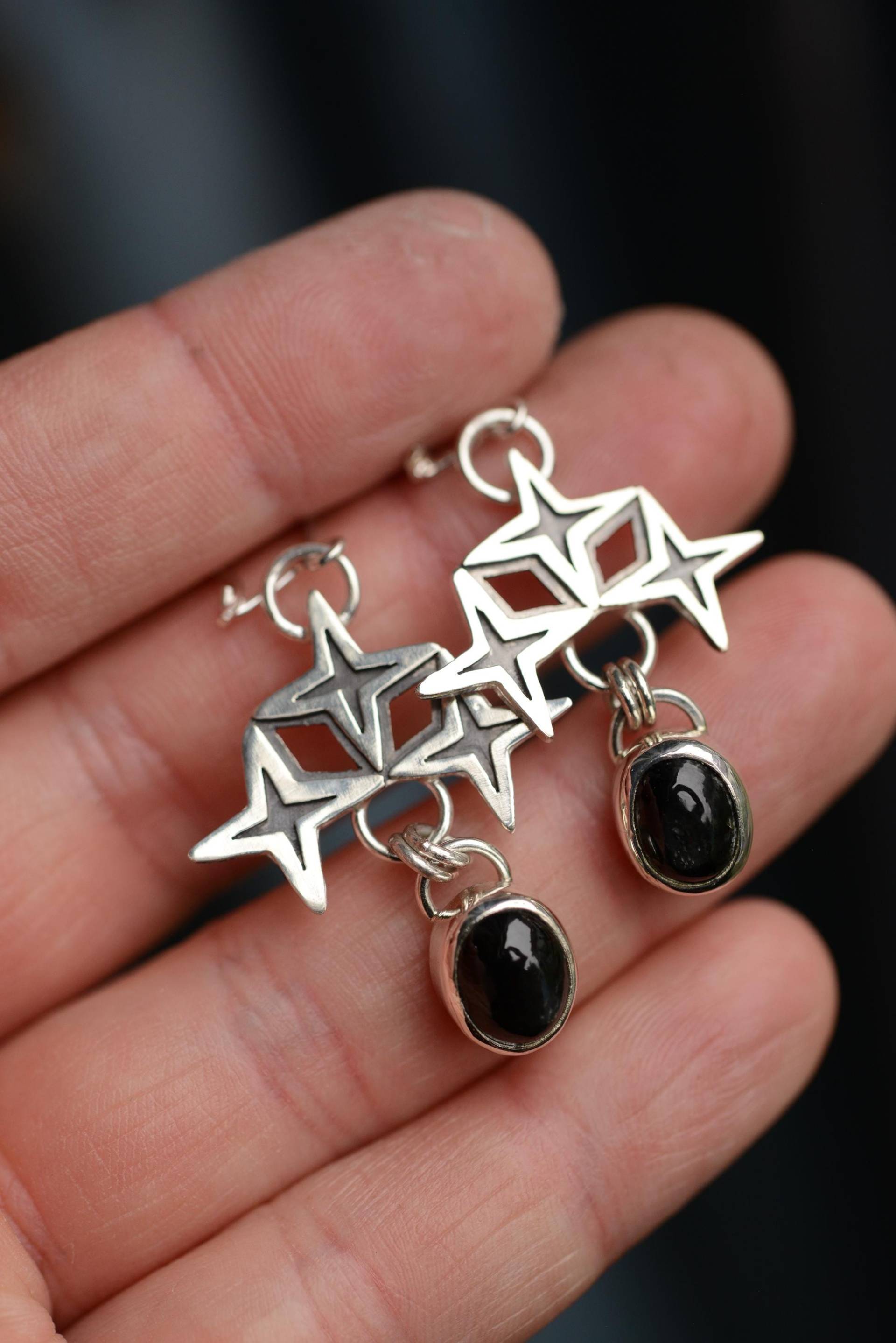 Silversmith Earrings With Black Diopside Gemstone, Handmade Dangle Gothic Style Made By Formvollendung Silversmith Earrings With Black Diopside Gemstone, Handmade Dangle Gothic Style Made By Formvollendung von Formvollendung