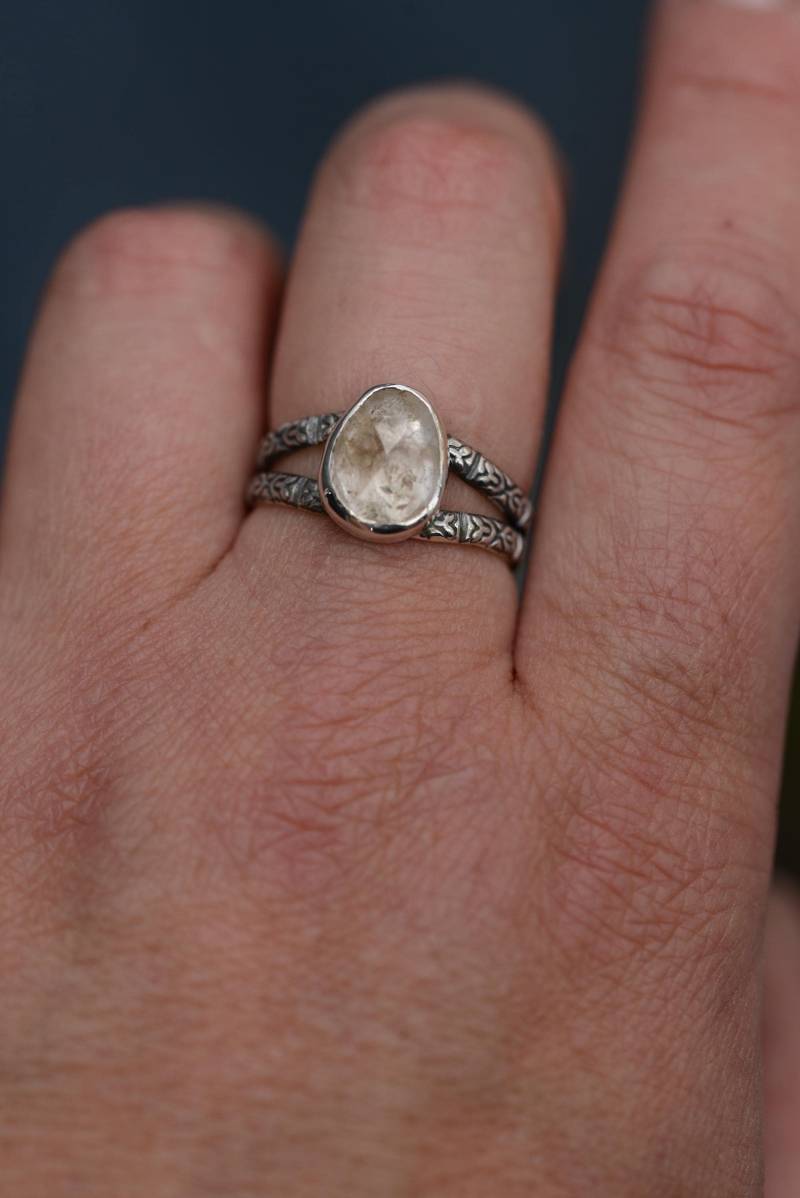 sterling Silver Herkimer Ring Handcrafted By Silversmith, Oxidized With Ornaments & A Natural Gemstone Formvollendung von Formvollendung