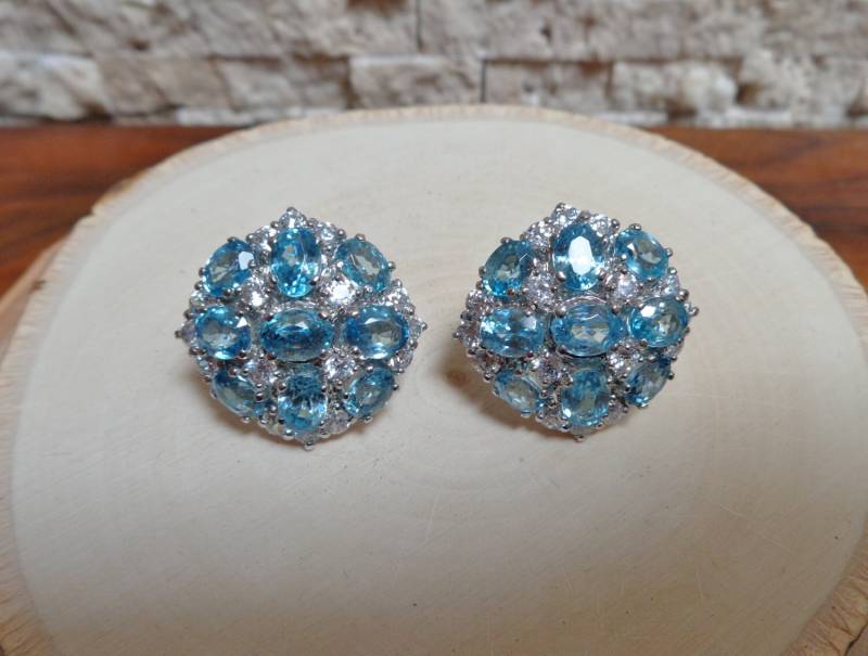 Blauer Zirkon Und Cz Ohrstecker in 14K Weißgold Vermeil Mit Steckerrücken von ForsbergFineJewelry