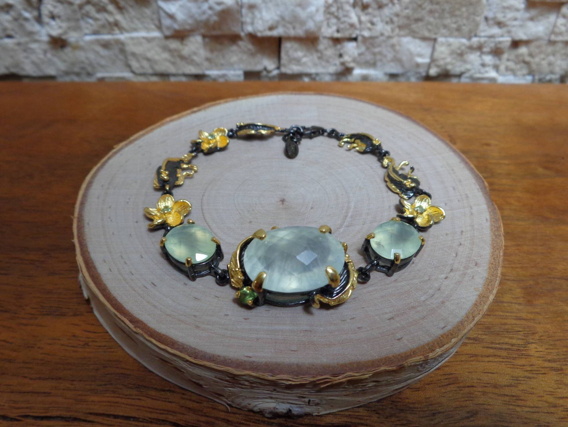 Oval Schachbrett Milch Prehnit Armband Mit Peridot Und Aquamarin in Oxidiertem Sterling Silber 750 Gelbgold Vermeil von ForsbergFineJewelry