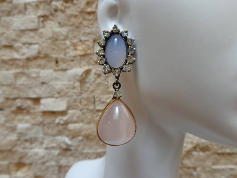 Rosenquarz, Blauer Chalcedon Und Aquamarin Ohrringe in Oxidiertem Sterlingsilber Gelbgold-Vermeil von ForsbergFineJewelry