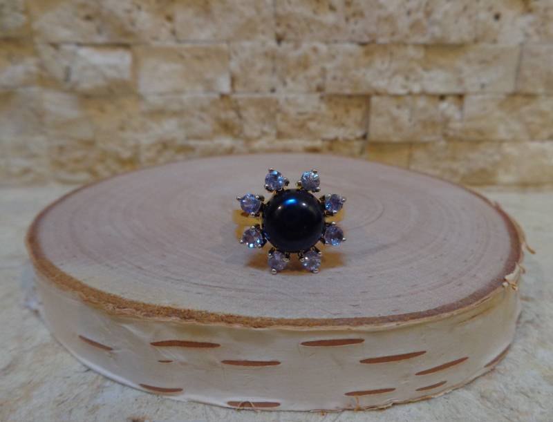 Schwarze Süßwasserperle Und Natürlicher Tansanit Eingefasst in Sterling Silber 18K Vermeil, Size 6 von ForsbergFineJewelry