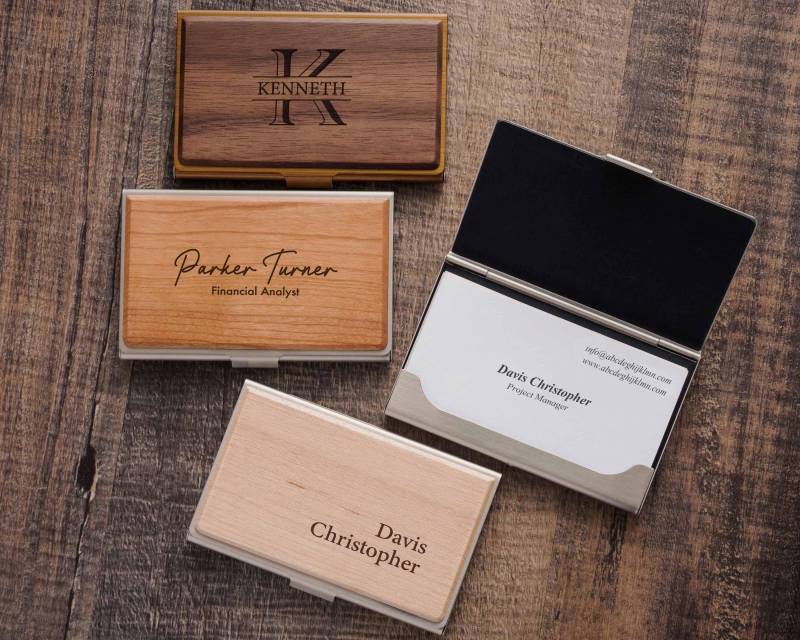 Personalisierte Visitenkartenetui Nur Wörter, Geschenk Für Papa, Personalisiertes Ihn, Firmengeschenk, Weihnachtsgeschenk Mitarbeiter Personalisierte Visitenkartenetui Nur Wörter, Geschenk Für Papa, Personalisiertes Ihn, Firmengeschenk, Weihnachtsgeschenk Mitarbeiter von FortisFinds