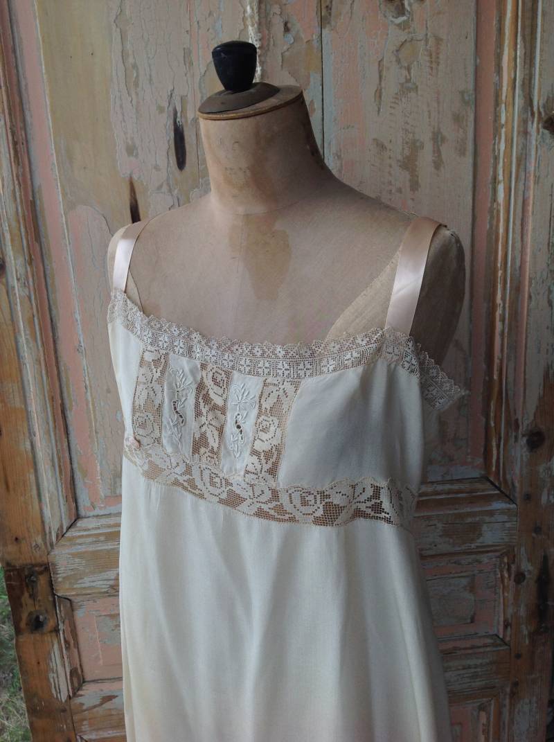 Leichter Pfirsichfarbener Seidenteddy 1920Er Größe L von FortyTreasures